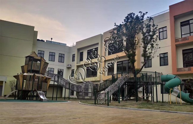 孩子们喜欢的户外拓展设备