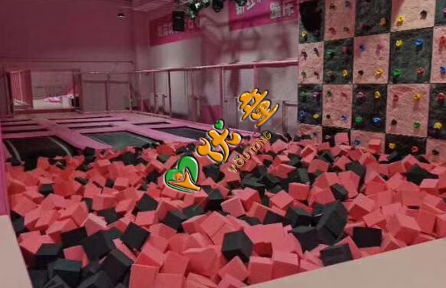 室内蹦床