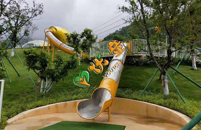 河南某景区大型不锈钢滑梯滑梯