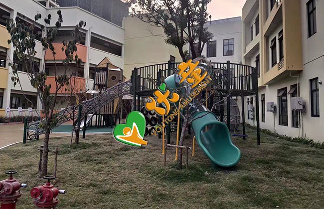 幼儿园滑梯厂家